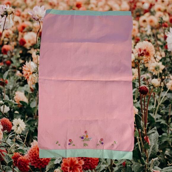 VTG Linen Handmade Pink & Green Floral Embroidery Tea Towel Shabby Chic READ - Picture 2 of 7